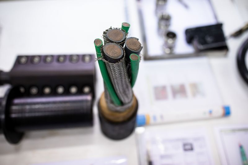 Heavy specialty cable for energy applications
